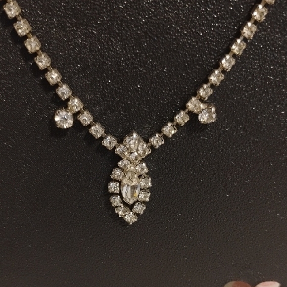 ✨ Formal Rhinestone Statement Necklace ✨ - Picture 2 of 3